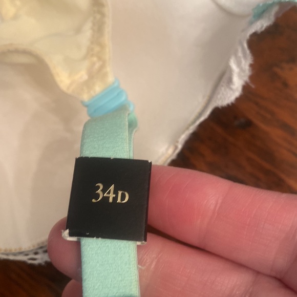 Brand new Victorias Secret body by Victoria lined Demi - Picture 4 of 6